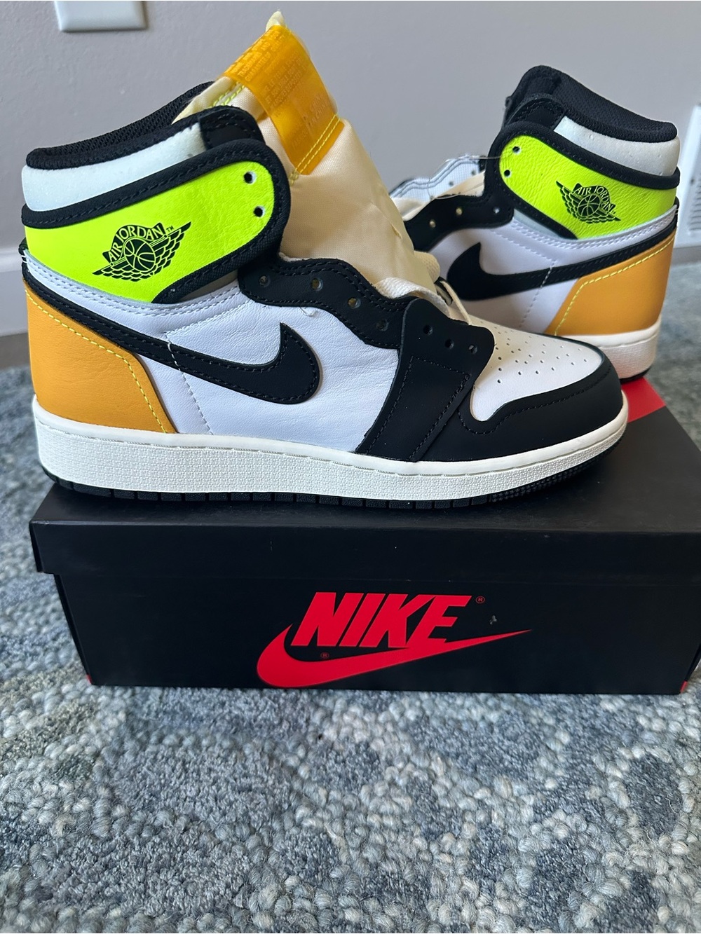 Nike Air Jordan 1 Retro High OG "Volt Gold" (GS) 5Y – Brand New In Box